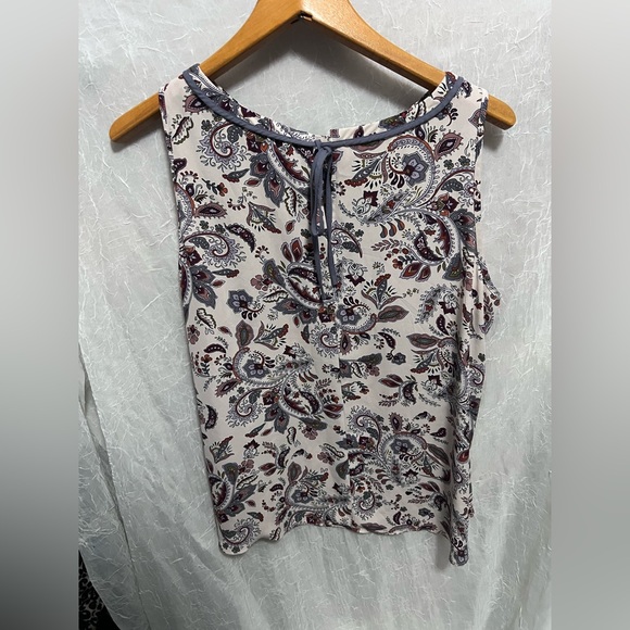 Paisley Print Sleeveless Top - Picture 2 of 5